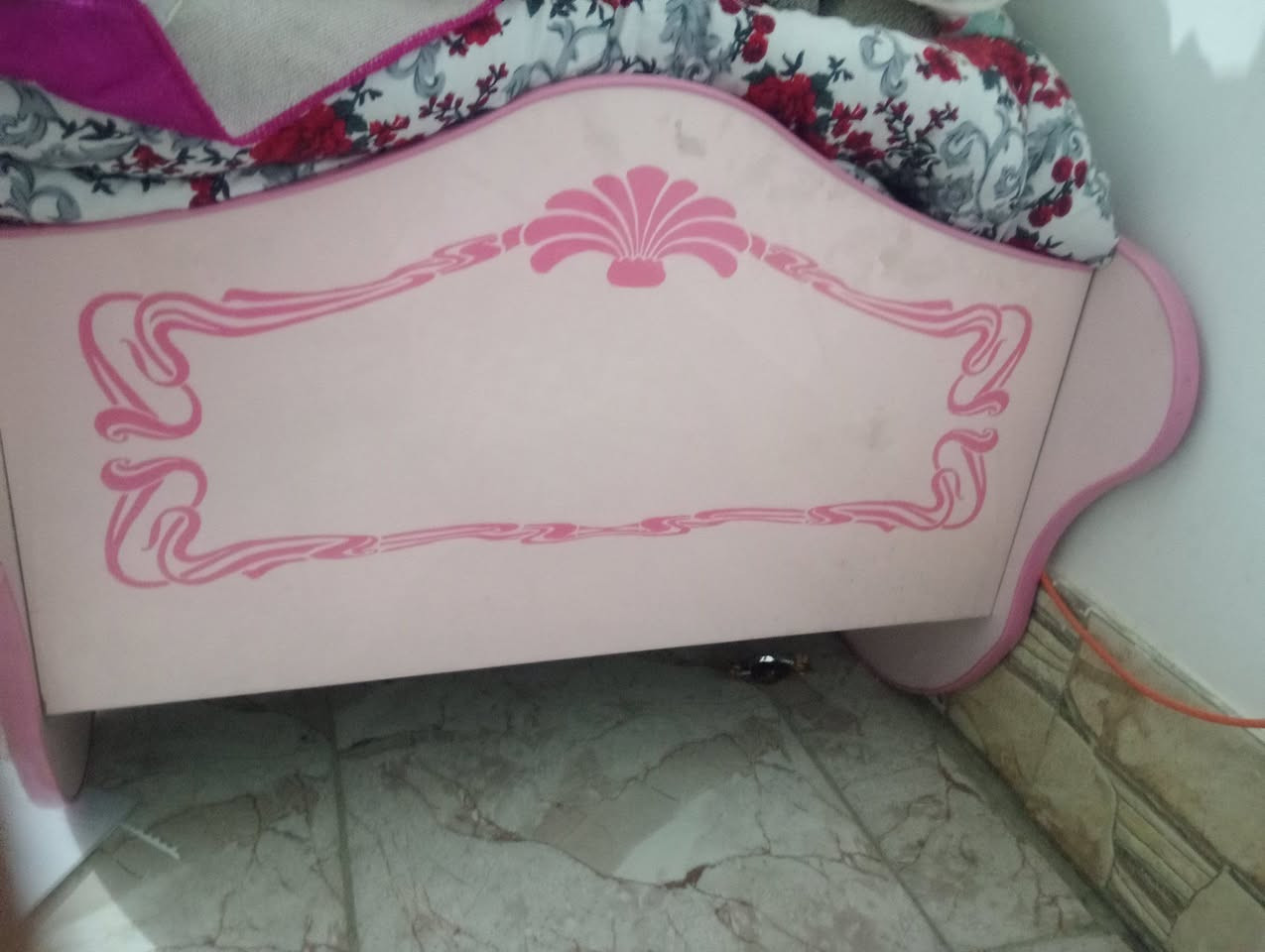 السلام عليكم. كلمن اوسعره.  التصال ***********
