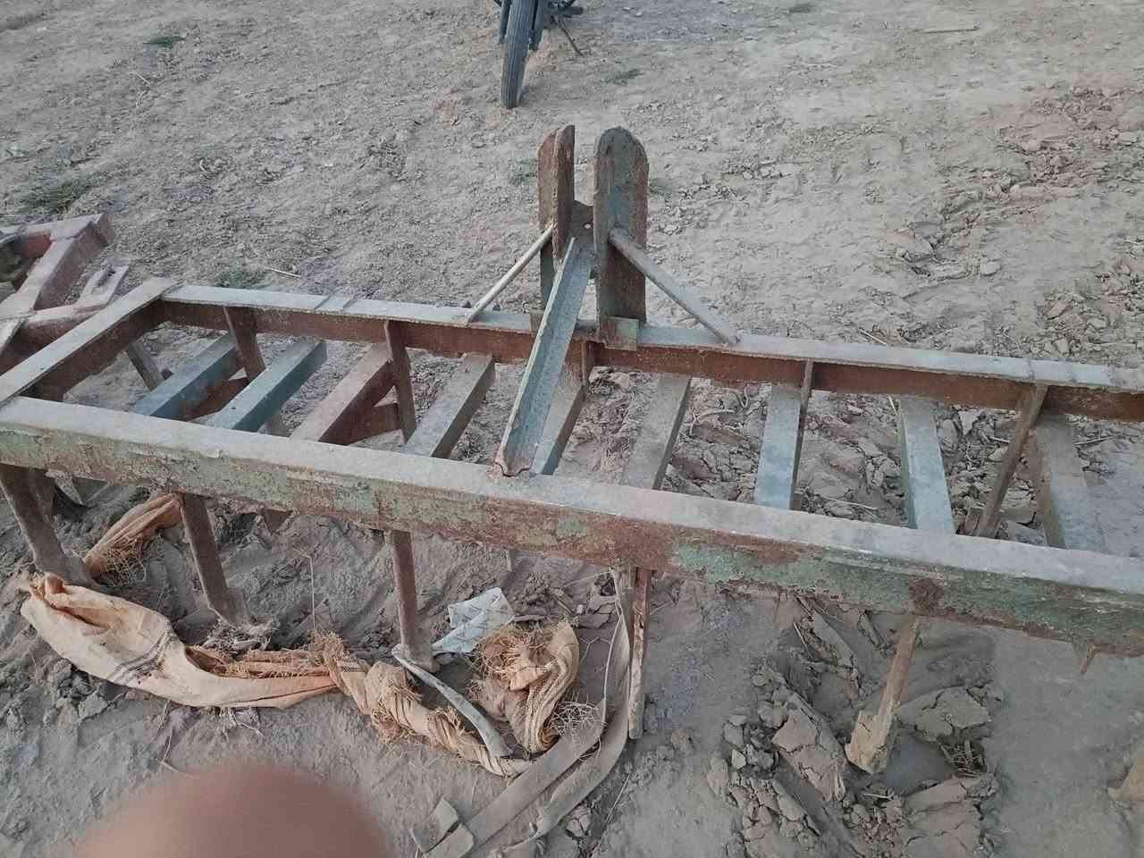 سنونه كامله بس غاطه بتراب ناقصه ضراع واحد فقط وموجود مالاحمه سعر 250 مكان سيد دخيل


**إذا كنت صاحب هذا الإعلان وتريد حذفه لأي سبب، رجاءا أرسل رسالة إلى الدعم الفني**