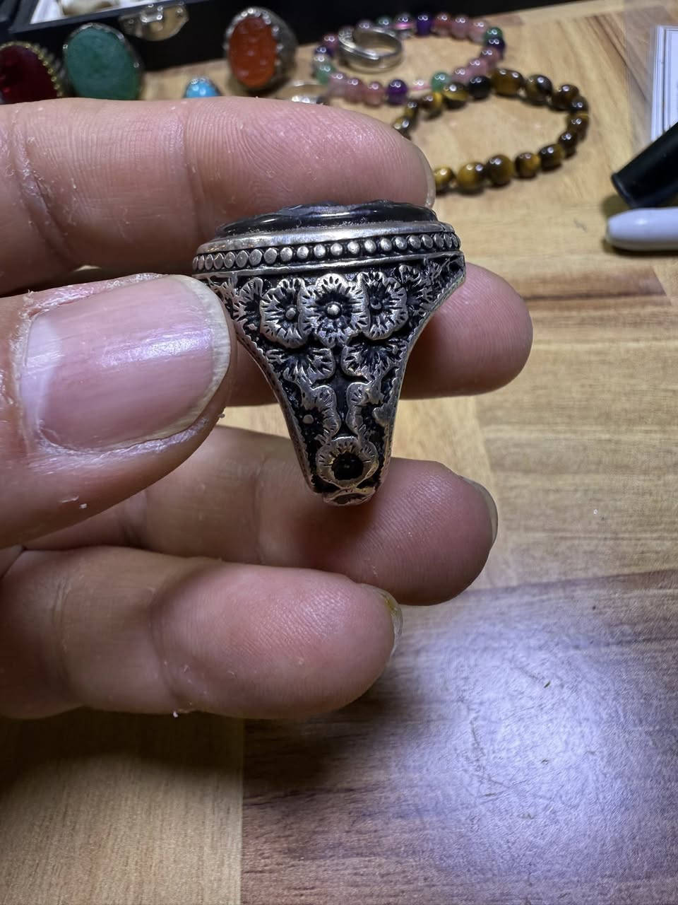 عقيق يماني صياغه البحرين لمسات قطعه ثقيله ونحت صوره ابا الحسن علي سلام الله عليه


**إذا كنت صاحب هذا الإعلان وتريد حذفه لأي سبب، رجاءا أرسل رسالة إلى الدعم الفني**