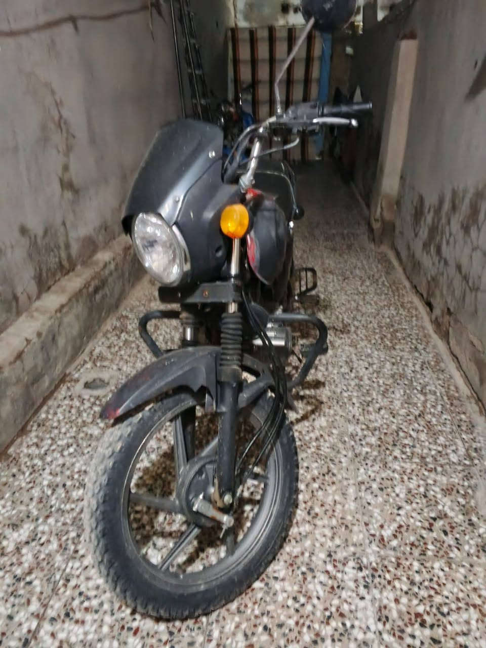 سلام عليكم بوكسرللبيع مديل 24
اوراق مكاتبت مكتب دراجه جديده كارتون 

***********
