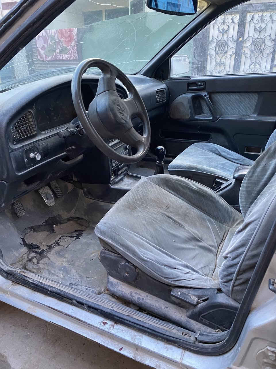 السلام عليكم. 
النترا 93 دمعه بأسمي رقم بغداد . 
سياره شغاله مكينه جديده بس تنقص مي سلف جديد
والكشر مبين بالصور  
المكان الغزاليه. 
السعر 23 وبيها مجال
غير متواجد عالفيس 
***********
