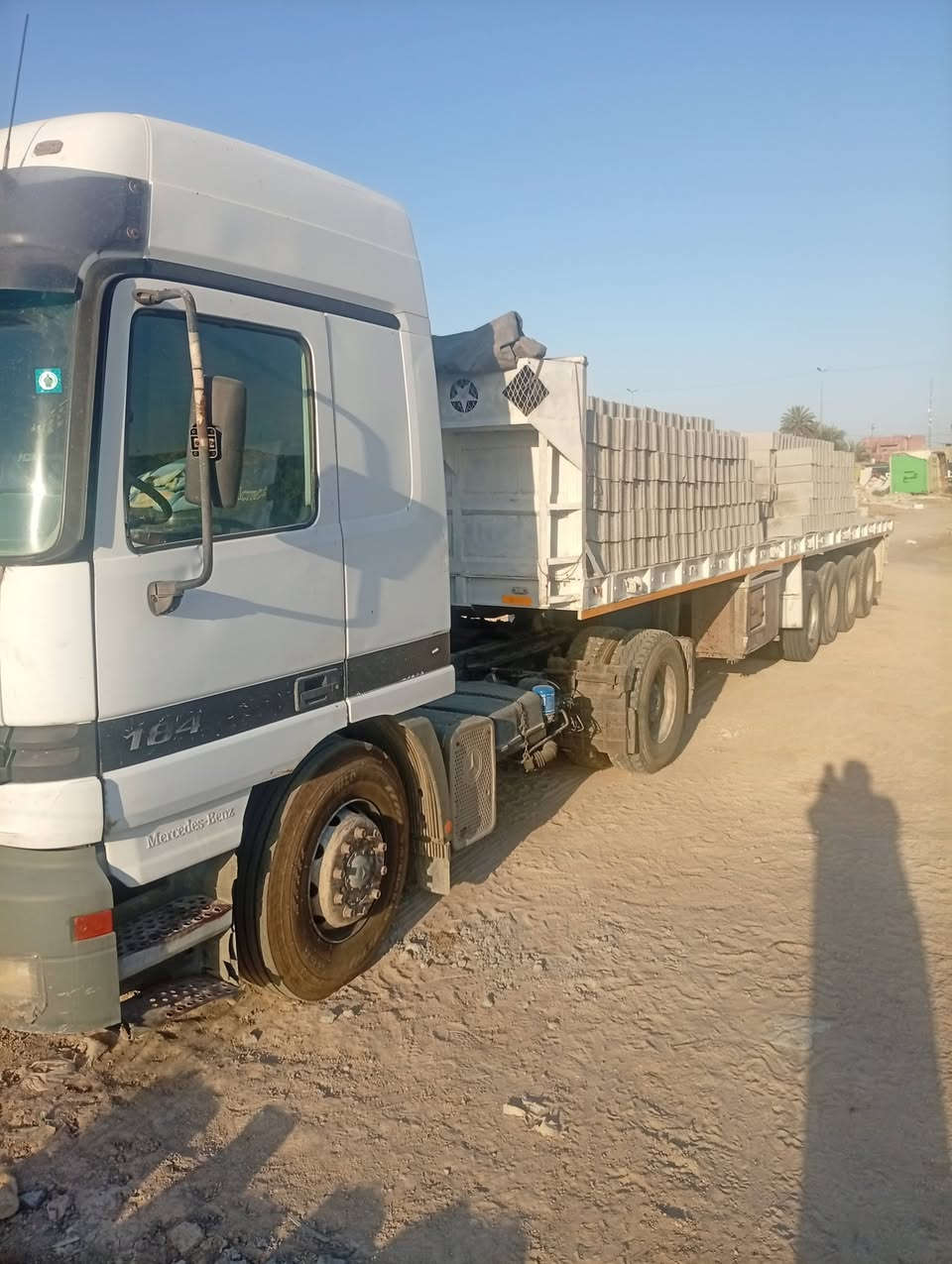 السلام عليكم السيارة للبيع سعر مناسب ***********
