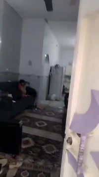 حي السلام شارع المطبات • ١٠٠م • غرفة وصالة