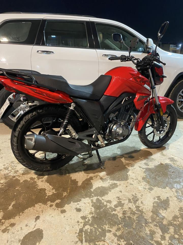 ار كي مكينه ٢٠٠ دراجه نضيفه كلش دراجه رقم اربيل باسمي ثاني يوم تحويل عارضهه ب2250 وبيه مجال قليل درجه نضيفه كلش رقمي 
***********
