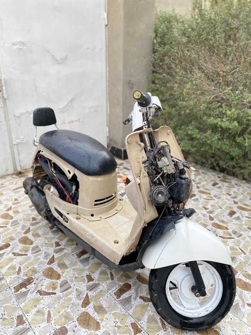 البيع ٤٩كفراته موجوده بس مصبوغات ب٣٧٥وبيه مجال مستعجل متواجد بس ع رقم***********
