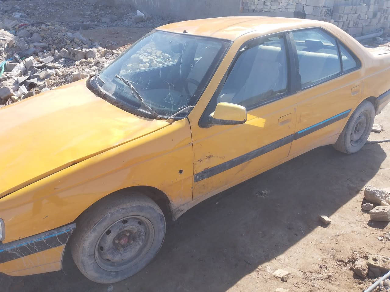 بيجو روى 2009 رقم  واسط كير ومحرك برنس عليها هيئة 240الف سنوية ساقطة تحويل موجود السيارة شغالة بس ابيع كوم حديد السعر 13ورقة  ***********
