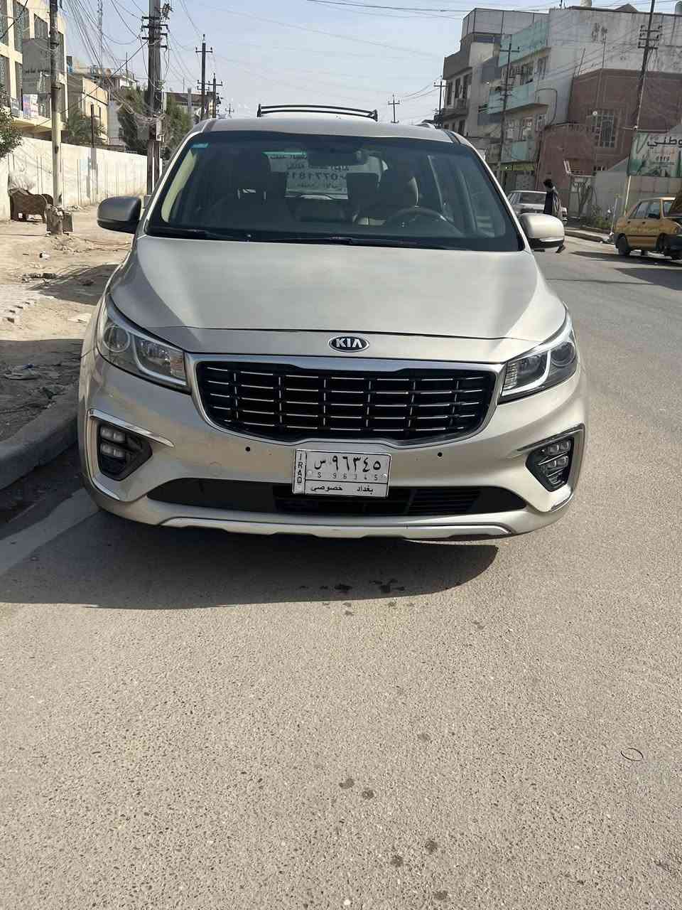 سلام عليكم
كيا كرنفال خليجي 2017

سياره جاهزه خير من الله

كير مكينه مكفولات

صدر خير من الله 

مكينه 3500دوش المرغوب اضافه منضومه غاز 

مواصفاتهه عاديه 
بيه رش صبغ حزام بل امارات بدون ضربه 

السياره عارضه178بيه  مجال للطيبين 

مكان زيونه او امين 

الرقم بغداد بسمي 

رقم الهاتف ***********
