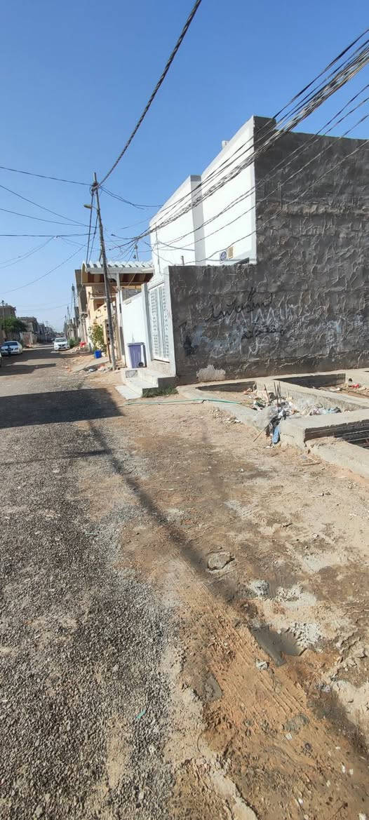 عرصة 100 متر مربع مصبوبة مقابيل العسكري عامود 253 قريبه على شارع الصب للبيع سند 25 زراعي بيها اقرار محكمة 
للاستفسار ***********
