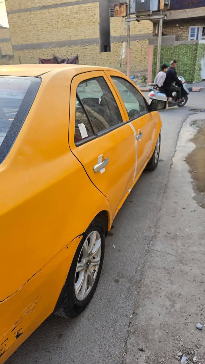 للبيع جيلي ام كي  موديل 2013 رقم ذي قار مشروع وطني تحويل ثاني سياره حلوه وجديده وجاهزه خير من الله بيها بس طخه بجاملغ الخلفي يم القبغ البانزين ومعمر الباقي بلاد مكاني بالكوت وراعيها يمي السعر 25 وبيها مجال
***********

***********
