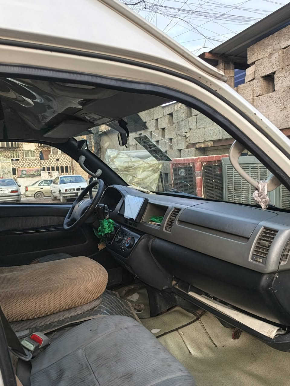 السلام عليكم جمبي عاليه موديل 13سياره تايرات زينه  مكينه بيها تنقيص بالسفره ربع كير اكسن كفاله بيها بارد بالربع وره باب السلايت يم البكلايت والدواير بدايه بيهن مكان بغداد مدينة الصدر *********** بجم هايسه 118بيها مجال
