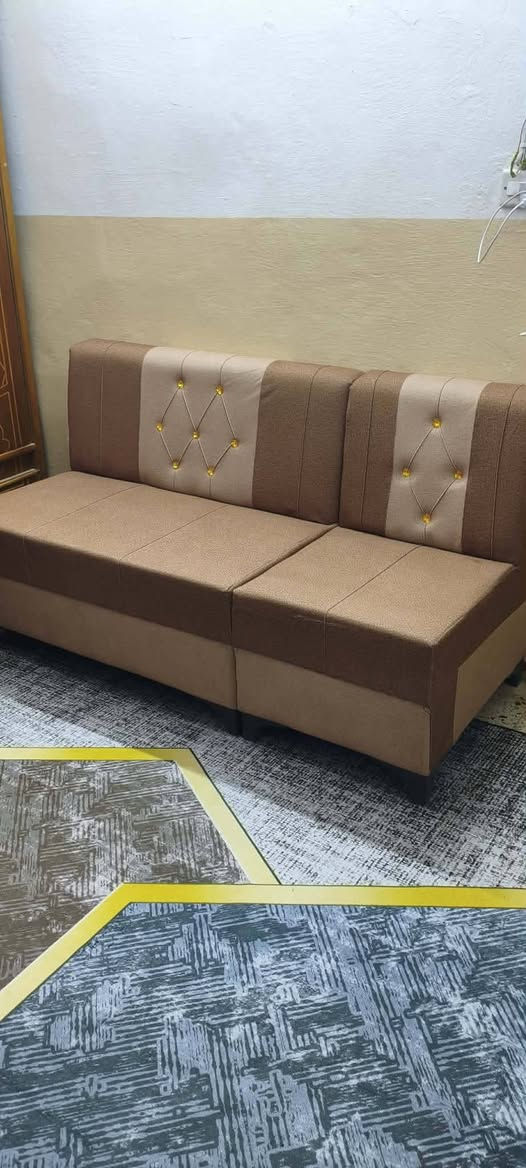 ديوان عشر مقاعد جديد للبيع مكان هبهب لاتصال ***********
