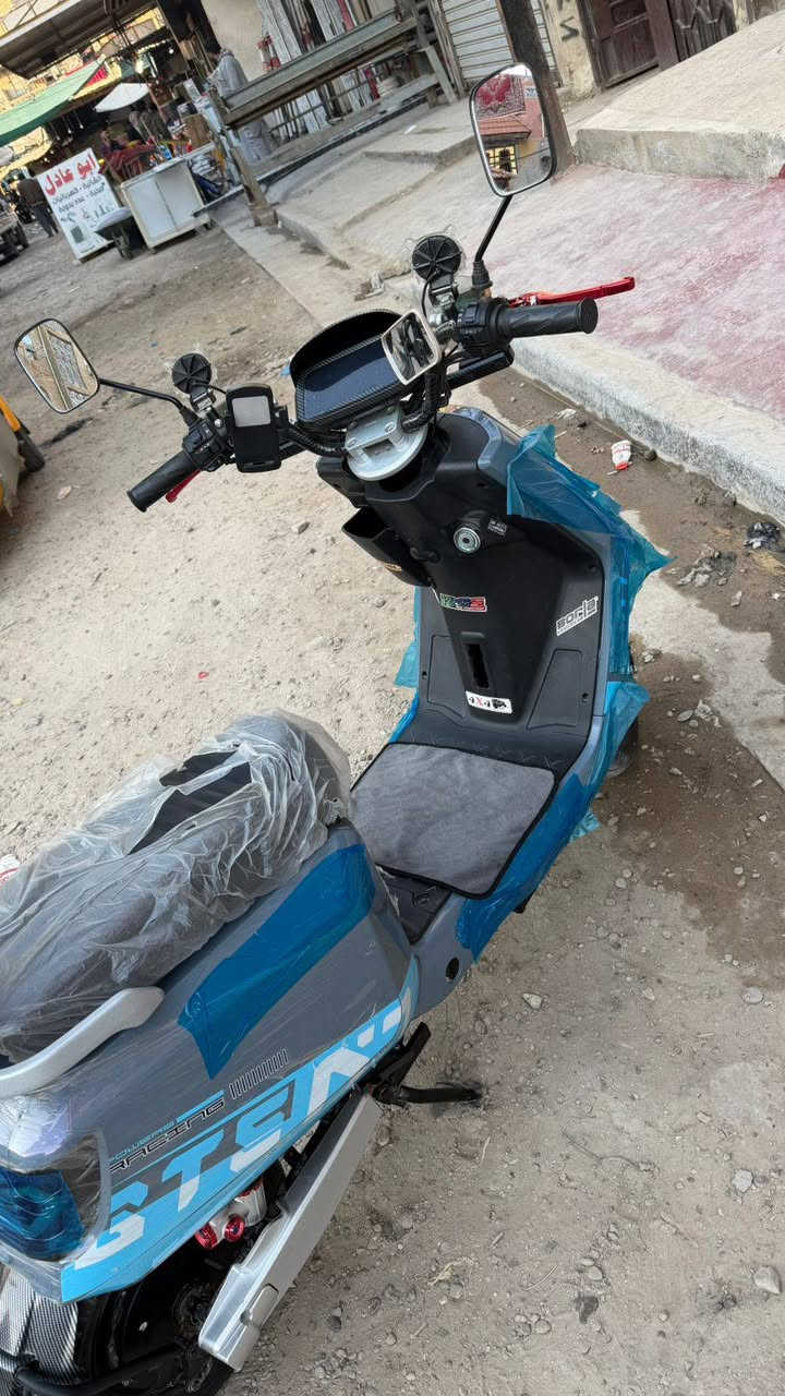 سلام عليكم دراجة شحن للبيع جديدة رياضي موديل 2026 بطاريات 6 ماشي 425 رقم *********** سعر 780 مجال بيسط بغداد الجديدة
