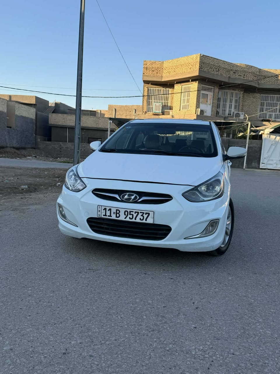 السلام عليكم
أكسنت موديل 2011 
خليجي بيه 3 صبغ بدون دواخل
رقم بغداد تحويل مباشر
جاهزه السياره للأخير مكينه 1600دوش
مكاني بابل
رقم الهاتف ***********
السعر 85وبيه مجال
