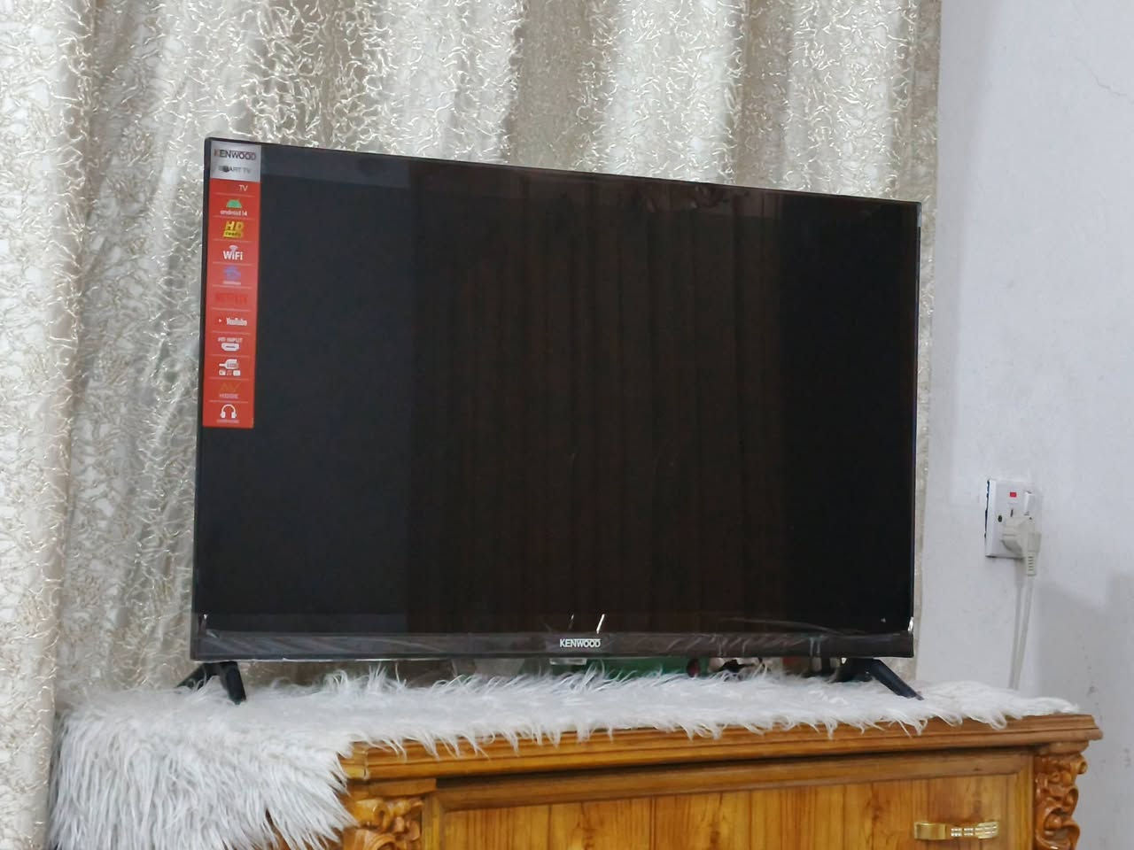 بلازمه للبيع نوعيه كينود اشتريته صارله شهر شغاله ع النت  حجمه  32 سبب البيع اريد اكبر منه


**إذا كنت صاحب هذا الإعلان وتريد حذفه لأي سبب، رجاءا أرسل رسالة إلى الدعم الفني**