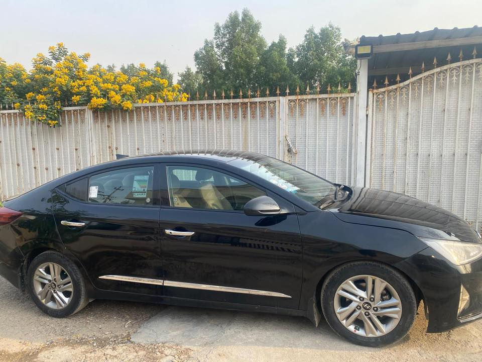 المواصفات
هيونداي موديل 2019 رياضي  اللون الاسود وارد امريكي محركها 1400 توربو والكير المفضل DCT وحادثها الجاملغ الايمن بدون اير باك يعني الاير باك ما طاق بلادي وصورة الحادث في امريكا موجوده حسب ما موضح بالصورة وبأسمي تحويل بنفس اليوم رقمها بغداد 
3 وضعيات قيادة السبورت والطبيعي والقياده الذكية
بصمة
صندوق ذكي
حساسات
كامرة
تدفئة المقاعد 
رادار
قيادة ذكية 
مثبت سرعة 
تثبيت منعطفات لمعرفة اي شي اخر الاتصال على رقم موبايل. ***********
