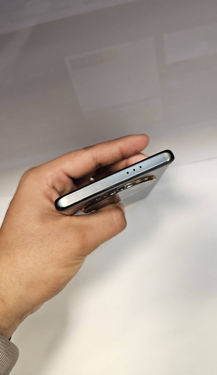 جهاز هونر X9c
جهاز نظافته 100%
ذاكرته 256 عشوائية 8
بطارية 6600
جهاز اخو الجديد صار شهر من مفتوح من الكارتونه
ملحقاته كامله كارتونه وشاحنه 
السعر 320 الف
رقم ***********
