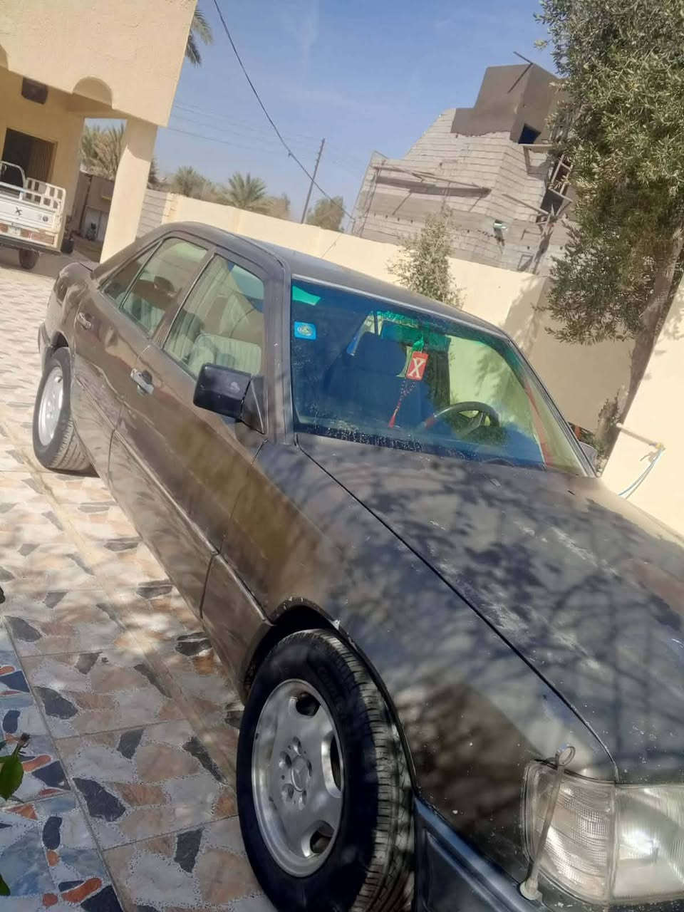 مرسيدس دب موديل 1989 سنويه منتهيه 2023 رقم صدامي صاحبها بغداد/بل شعب ويدور تحويل  كير محرك تخم تاير كهربائيات جاهزة تبريد بس شحن غاز  السعر 37 وبيها مجال الاتصال على الرقم ***********
