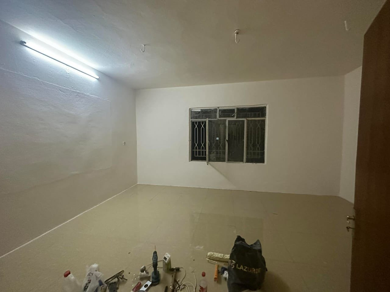 بيت للايجار طابق ثاني حي المثنى خلف عمارة النمور وماكس جم مساحة 200 متر درج خارجي يتكون من غرفتين وهول واستقبال ومطبخ وحمام وتواليت 
للاستفسار

***********
