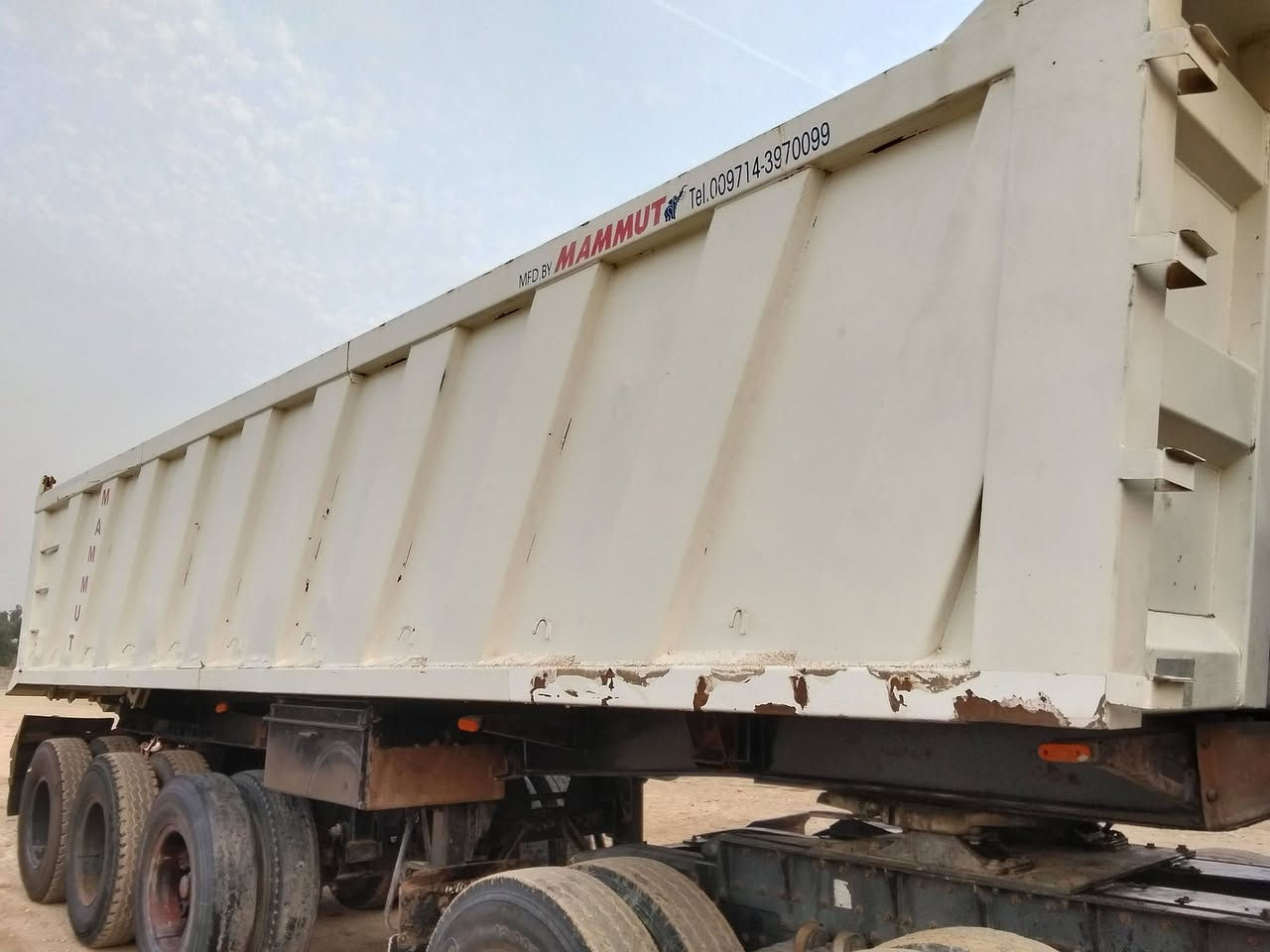 سلام عليكم 
للبيع ماموت أماراتيه موديل 2012 تخم تاير  
العنوان بغداد للاستفسار اتصل ***********
