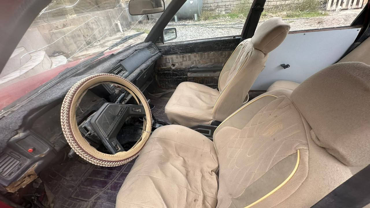 كرونا معوقين ٨٤
اوراقها كاملة مسجلة راعيها بكركوك وما اندلو موجود مستمسكاتو وموقع سكنو وكل اوراقها . محركها بي بداية تبخير وصدرها الامامي بي شوية تعب مبدلو درايم شفتات جدد ومشط ستيرن جديد والسيارة شغالة تمشي ما عايزها شي . السعر المطلوب ١٤ وبي مجال قليل للشراي 
الموقع الشرقاط الخصم 
***********
