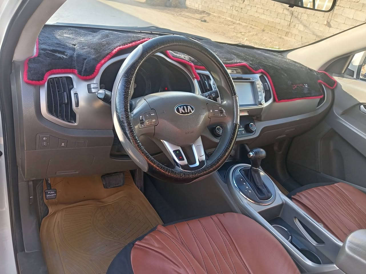 للبيع سبورتج 2014 خليجي رقم بابل السيارة جديدة بمعنه الكلمة كير وحدادية ومحرك
 خير من الله محرك ٢٠٠٠ دوش مكان السيارة 
بابل جبله  السعر ١٥٥ وبيهة مجال السيارة 
كفاله من الصبق والتبديل شرط السونار الاتصال 
***********
