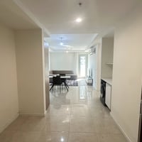 جناح إمباير • غرفة نوم • مفروشة