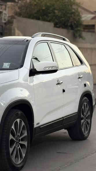 السلام عليكم 
للبيع كيا سورنتو كوري مكفوله كفاله عامة من الضربة والصبغ والتبديل حتى الدعاميات مكفوله  فقط بيها ربع جاملغ امامي معجون سيارة نضيفة جدا وبعد احلى من الصور موديل
2014 رقم نينوى بسمي سنوية جديدة وارقام نينوى تحويل مباشر فول مواصفات ١/١ صدر وتخم تاير وباتري كله جديد السياره على وضع الشركة المواصفات ماشية 160الف
محرك ستة سلندر
سبعة راكب
بانوراما سقف طكتين
٥ ويل كب كروم ١٩
مري شفط + اشاير
زراك لايت + لد + منظومة زينون
بك لايت لد
حساسات امامي + خلفي
بصمة تشغيل + بصمات ابواب
كشنات تدفئة وتبريد الامامية
كاميرا خلفية حساسات امامي وخلفي 
كشنات جلد + داخل اسود
مانع انزلق + AWD
كشنات كهربائية 
6 سماعات 
6 قطع تبريد
شاشة عداد اكتروني
تحكومات استيرن 
مبثت سرعة
السيارة نظيفة بشرط محرك وكير وكهربائيات سليمة 
فول مواصفات 1/1 
سعر السيارة : 225 ورقة وبيها مجال بسيطة 
للاستفسار : ***********

ملاحظة : اذا مو شراي لا تجيني رجاءً
