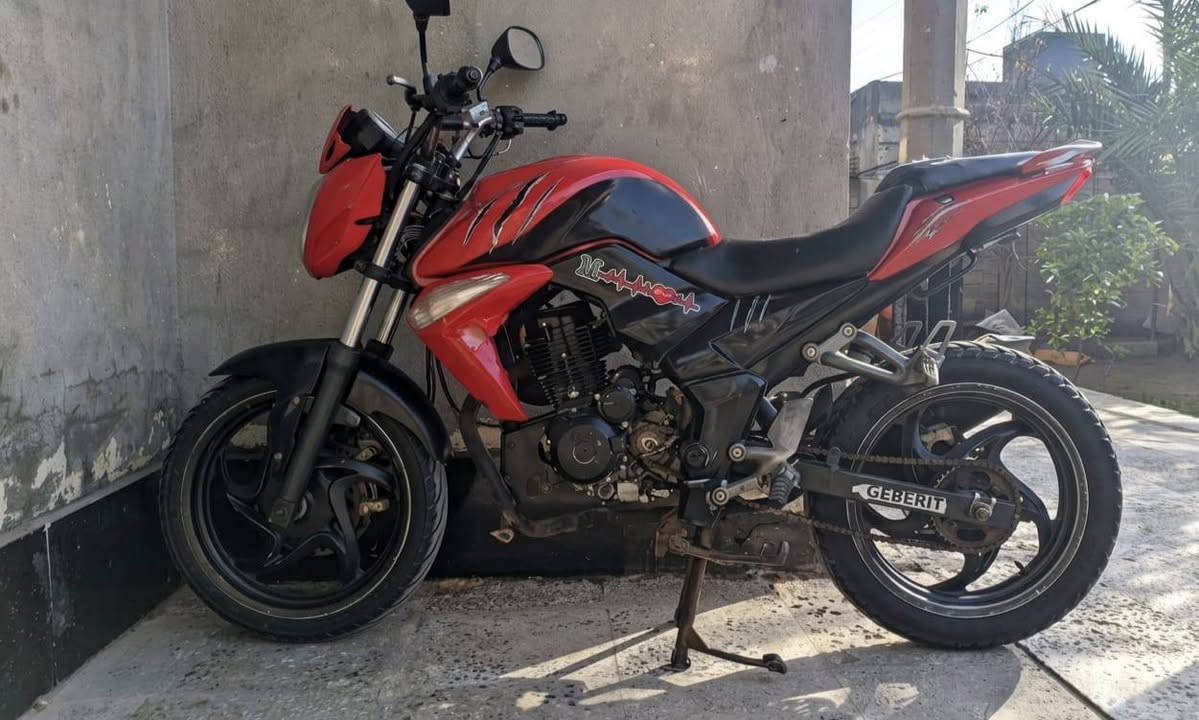 سلام عليكم
دراجه سايم. بطح للبيع محرك تجفيت جديد يخبللل ما ناقصه شي وناعم دراجه شوفت العين حيل نضيفه كلشي بيها شغال ع اخر حبايه بدون اوراق
سعر/650الف بيها مجال بسيط 
مكاني الانبار الكرمه


**إذا كنت صاحب هذا الإعلان وتريد حذفه لأي سبب، رجاءا أرسل رسالة إلى الدعم الفني**