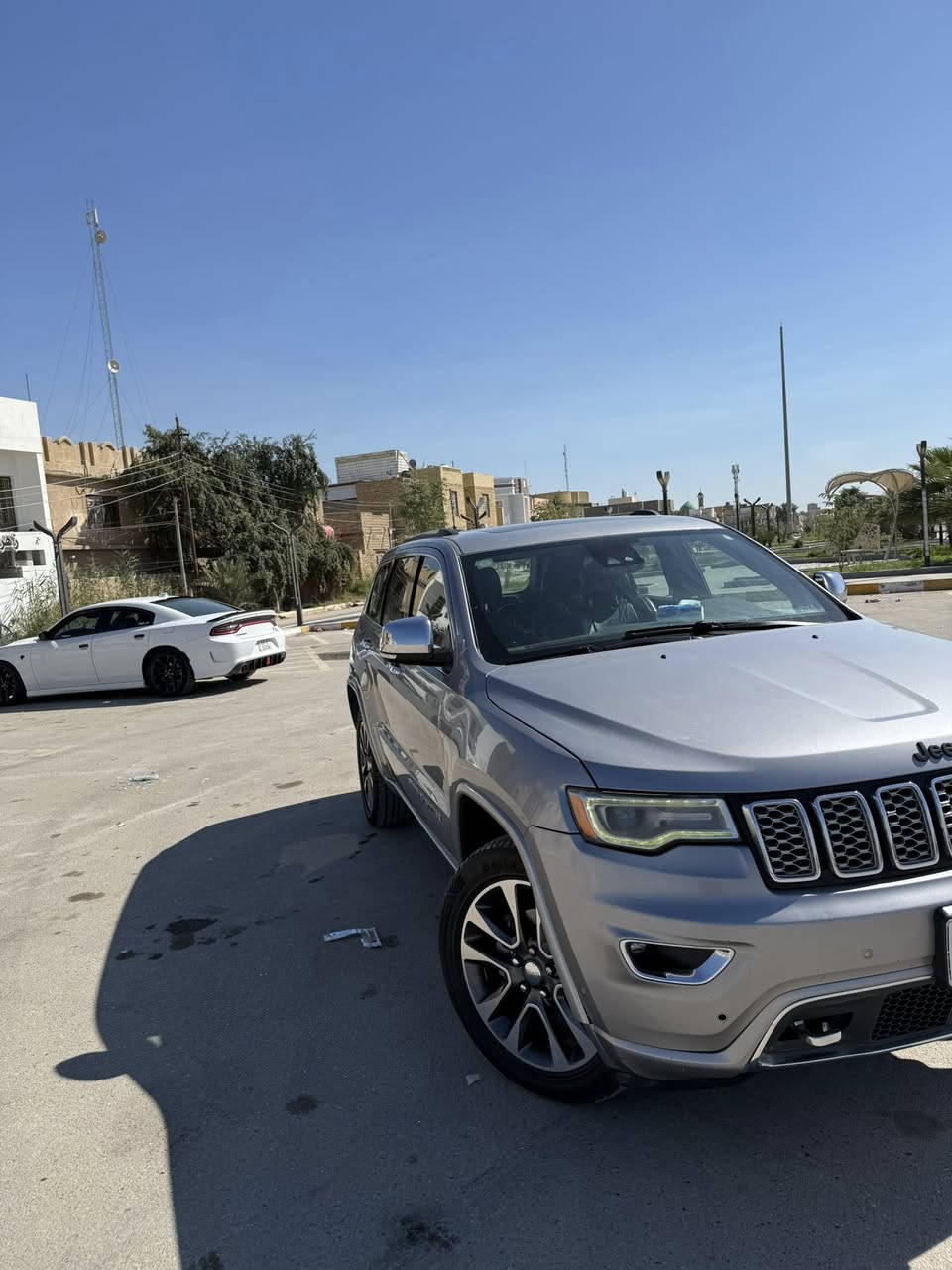 السلام علیکم
جیب کراند شيروكي اوفرلاند موديل 2017
فول مواصفات 1/1 محرك 3600
بصمة
فتحة سلايت بانورما
فور ويل 4x4
شفتات استیرن
مري قلاب
ستیرن تدفئه
فوول تحکم استيرن ماشي71 ألف ميل
كرسي السايق خزن ميموري
صندوق كهرباء
شاشة حساسات خلفيه كأمره خلفيه
ناقل حركة 8 نمر
نظام سبورت s
نظام اقتصادي
قطعتين تبرید کراسي تدفئه تبريد
سستم صوت
و السيارة فول مواصفات
جكات محوره دبلات عادية
والسيارة رقم بغداد.
باب جنطه فقط مبدله نفس اللون وكاله صبغ مقدمة البنيد وتعديل بسيط حافة الشاصي الايسر 
تقرير السيارة مرفق بالمنشور 
 للاستفسار ***********
متوفر فيس وواتس اب
مكان السيارة الناصريه السعر 210
