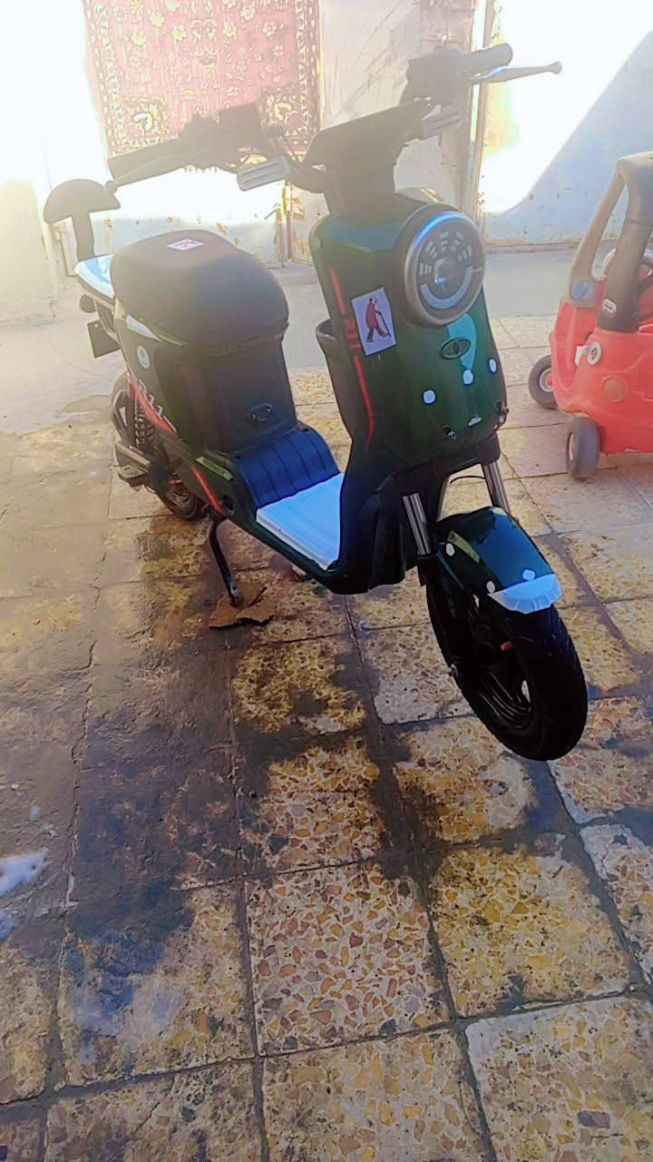 سلام عليكم درجه ار 11 درجه جديده شرط الفحص بطاريات 22 بلوتوث نظام R  سرعه 99 المكان البصره الزبير رجاء مو شراي لا يتصل الرقم *********** ،،،،
