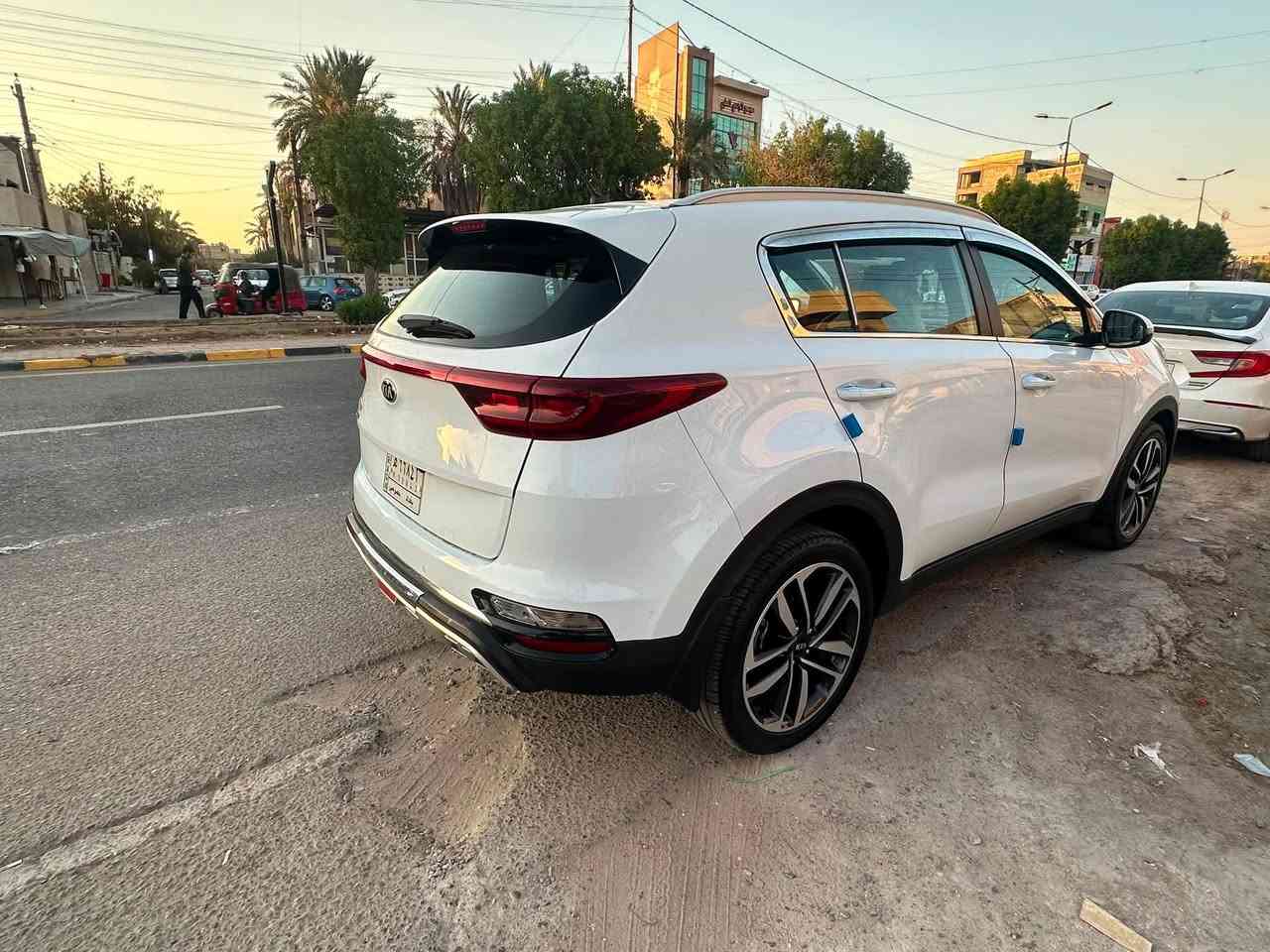 سلام عليكم 
من رخصه لادمن
سبورتج 2019 للبيع فقط
رقم بغداد بسمي تحويل ثاني يوم
مكفوله من ضربه وصبغ عدا بارد اصبعين بل جاملغ لامامي لايمن وسونار موجود 
ماشيه 70
خليجي
مواصفتها عاديه معروفه
حساس امامي وخلفي
كامره 
شاشه
سويج عدد 2
تحكم جهتين 
تبريد قطعتين 
مري كهربا 
كشنات جلد ومخمل
داخل لون عسلي 
قماره حديد 
نضام ايكو 
5ويل كب 
محرك دوش 2000
مكاني بغداد الغزاليه شارع مدير لامن
غير متواجد عل فيس 
السعر 185$ وبيها مجال 
لاستفسار ‭***********‬
