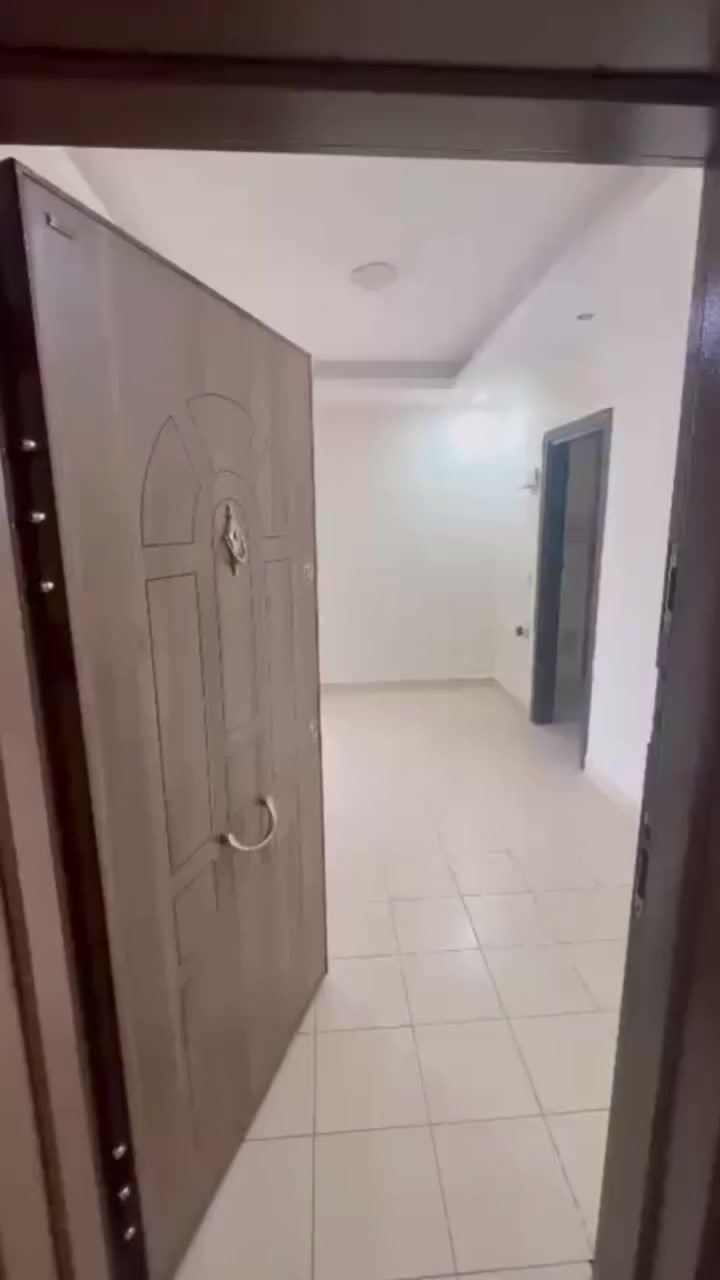 شقة للايجار او للبيع في اربيل
ثلاث غرف وصالة فارغه مجمع ئارا تاور 

مساحة 150متر

الشقة ب المربع الذهبي

شارع فيتال  - قرية انكليزية

سعر الإيجار 550 $

للحجز والاستفسار التواصل على الرقم ***********
بي واتساب
