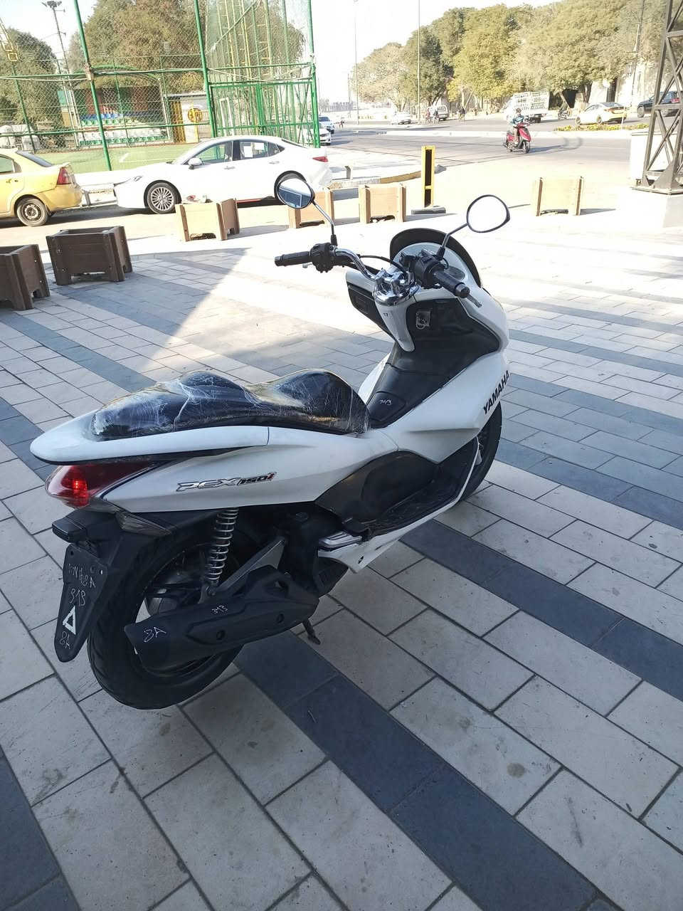 للبيع دراجه pcx ياباني الاصلي نوزل خطين ستان كهربائي حساس ازدحام دراجه جديده  حساس شلعه معدل خير من الله دراجه تتعب تكول جديده مال جناي  مكان بغداد الكرخ السعر مليون و 450وبيهه مجال والاستفسار  ***********
