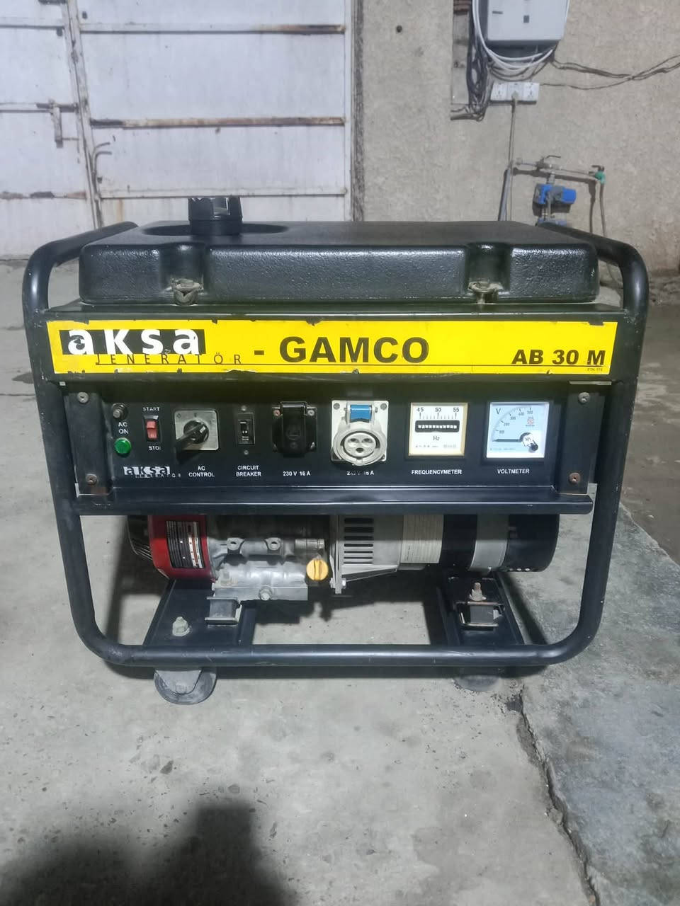 مولده بانزين أقصى يابانيه 3 كيفي 12 امبير تشتغل بس هندر فقط المولده ابلاديه نضافتهه 95 % صوتهه كلش هادء السعر 350 الف المكان بغداد قريه الانتصار مجاور الراشديه


**إذا كنت صاحب هذا الإعلان وتريد حذفه لأي سبب، رجاءا أرسل رسالة إلى الدعم الفني**