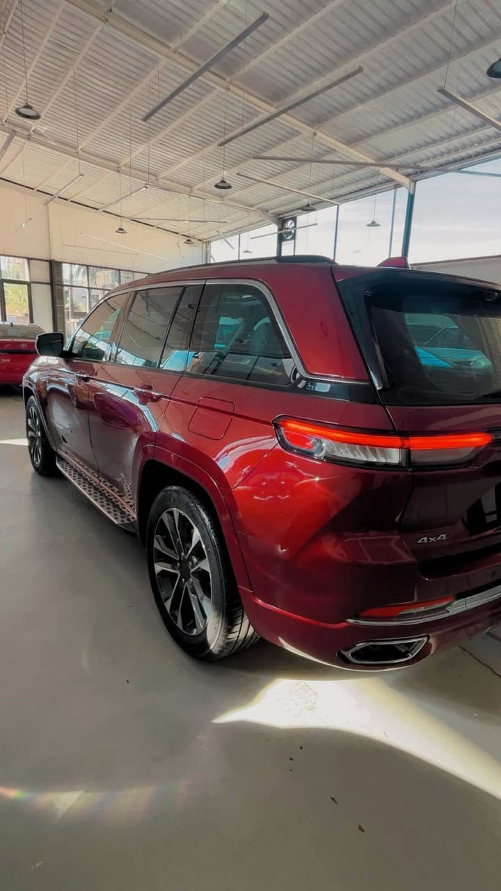 السلام عليكم 
للبيع جيب (over Land )اوفر لاند موديل ٢٢ وكالة هارلم داخل جلد ابيض اربع كامرات جكات مساج مقاعد داته شو فول مواصفات مكفوله من الصبغ والبارد والتكحيل ماشيه 17800الف مايل موجوده في بغداد اليرموك
للتواصل الاتصال على الرقم *********** 
رامي
ملاحضه .ممتواجد على الفيس للنشر فقط . بغداد, العراق
