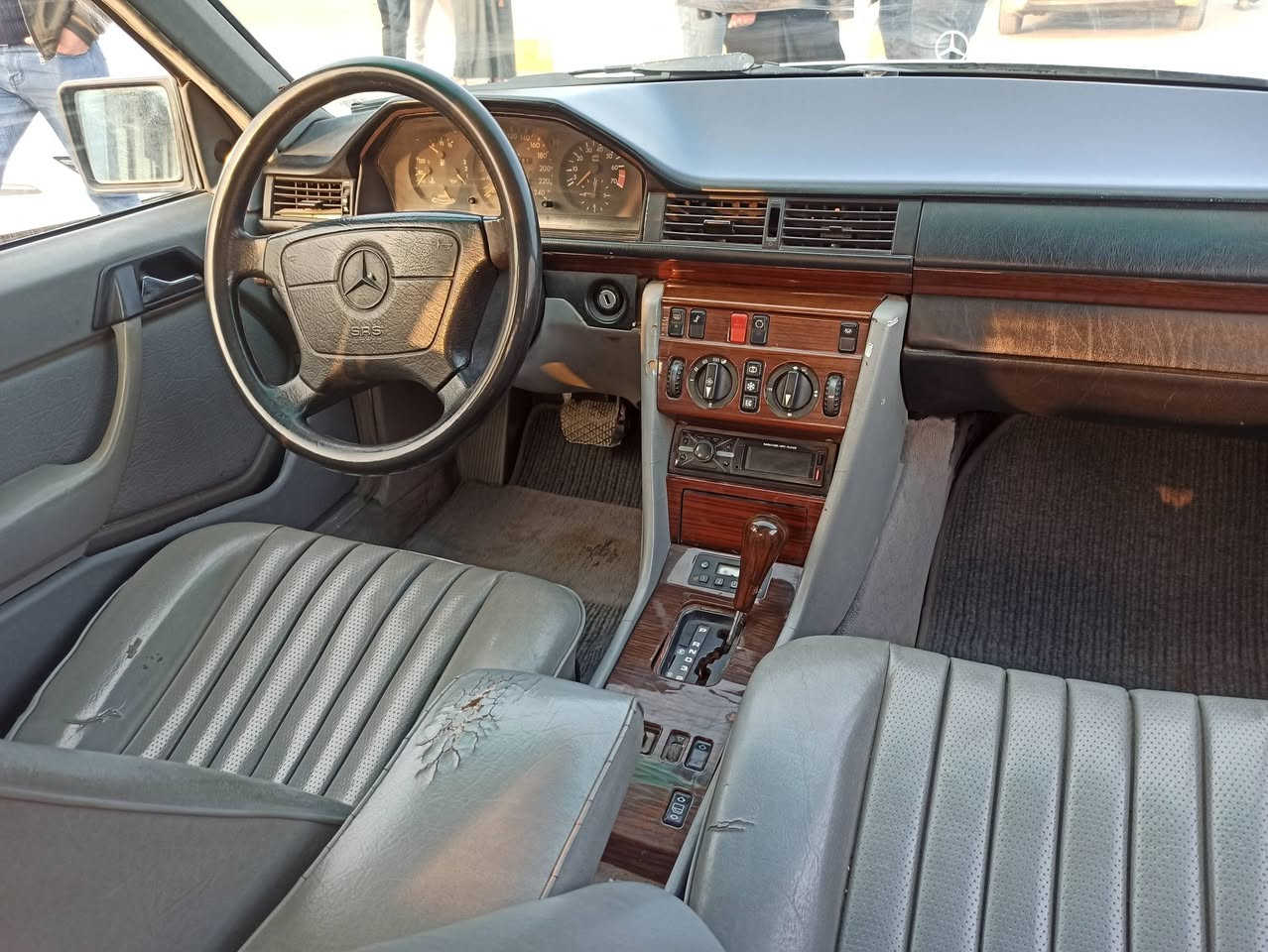 مارسدس دب 
موديل 87
رقم بغداد الدولي 
سنويه لنهايه 2029
محرك محور بطه 2500
تخم تاير جديد 
حداديه جديده 
دواخلها وكشرها نظيف 
سياره  مالت جناي 
مكاني ناصريه /مركز 
سعرها 58وبيها مجال للشراي 
متواجد ع الخاص 
او واتساب ***********
