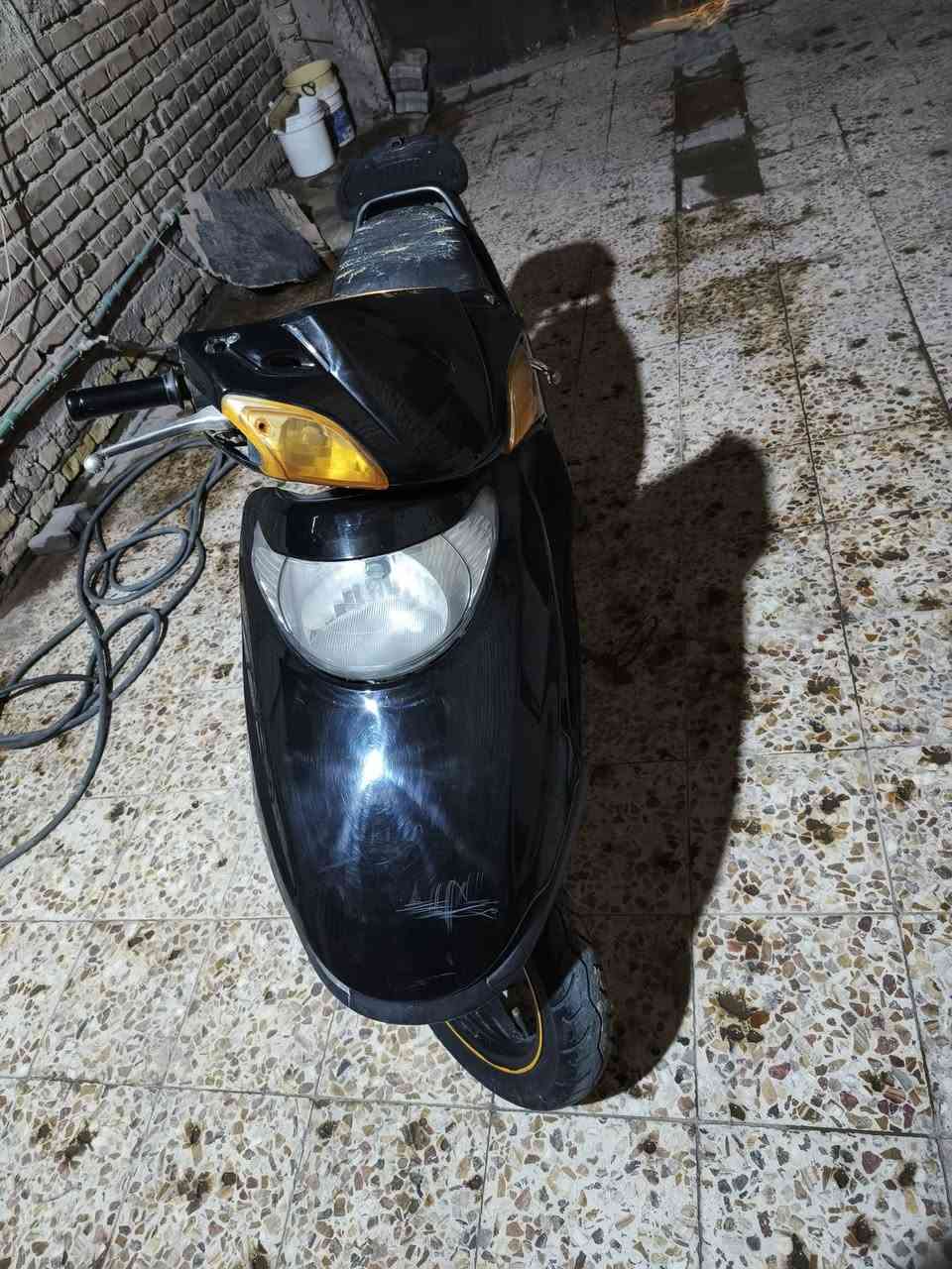 السلام عليكم دراجة سبيسي للبيع مكينه مكفوله من تنقيص وتبخير وتنقيص كامله مكمله ما عده دكمه ما سلف والكتف مال اشاره تسويهن بس هل نقصين بيها تايرات جدد لايت امامي شغال بكلايت خلفي شغال
بريكات أمامي خلفي شغال دراجة شرط هندر واحد  وخير من الله كفرات بلاديه ما ملعوب بيها ابد سعرها 425 وبيها مجال للشراي


**إذا كنت صاحب هذا الإعلان وتريد حذفه لأي سبب، رجاءا أرسل رسالة إلى الدعم الفني**