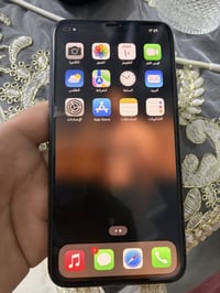 ايفون ١١ برو ماكس • بطارية ٧٦% • نضيف جداً