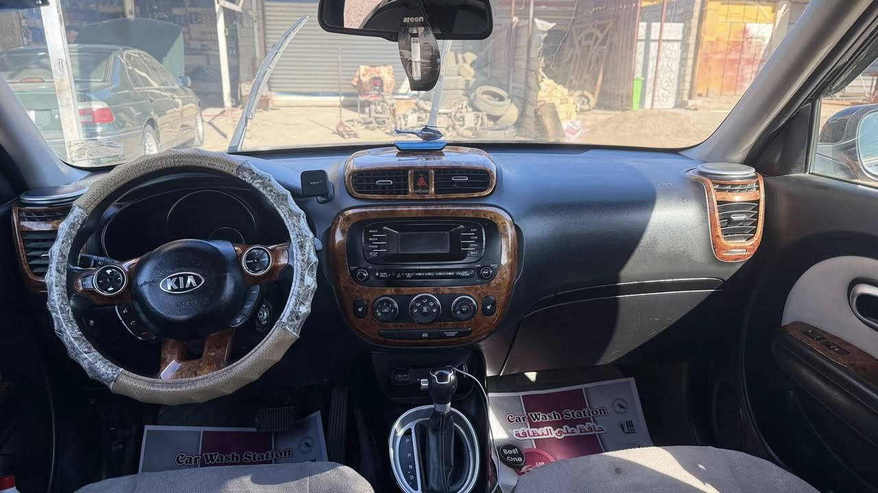 السلام عليكم 
صول 2015 مكينه 2000 مكينه وكير مكفولات وكلش حلوات دونز ماكو نهائي حداديه جاهزه تايرات لايت زنون نظام ايكو كشنات تدفئه مامره تحكمات تبريد ثلج رقم بابل دولي  مداور ثاني يوم سياره جاهزه من كلشي بچم مقفل بدون ايرباك السياره بيها صبغ صفحه كلير بس بدون دواخل نهائي بس رش والسونار مرفق الشراي يتصل مباشر 
السعر 100وبيها مجال قليل جدا 
***********
