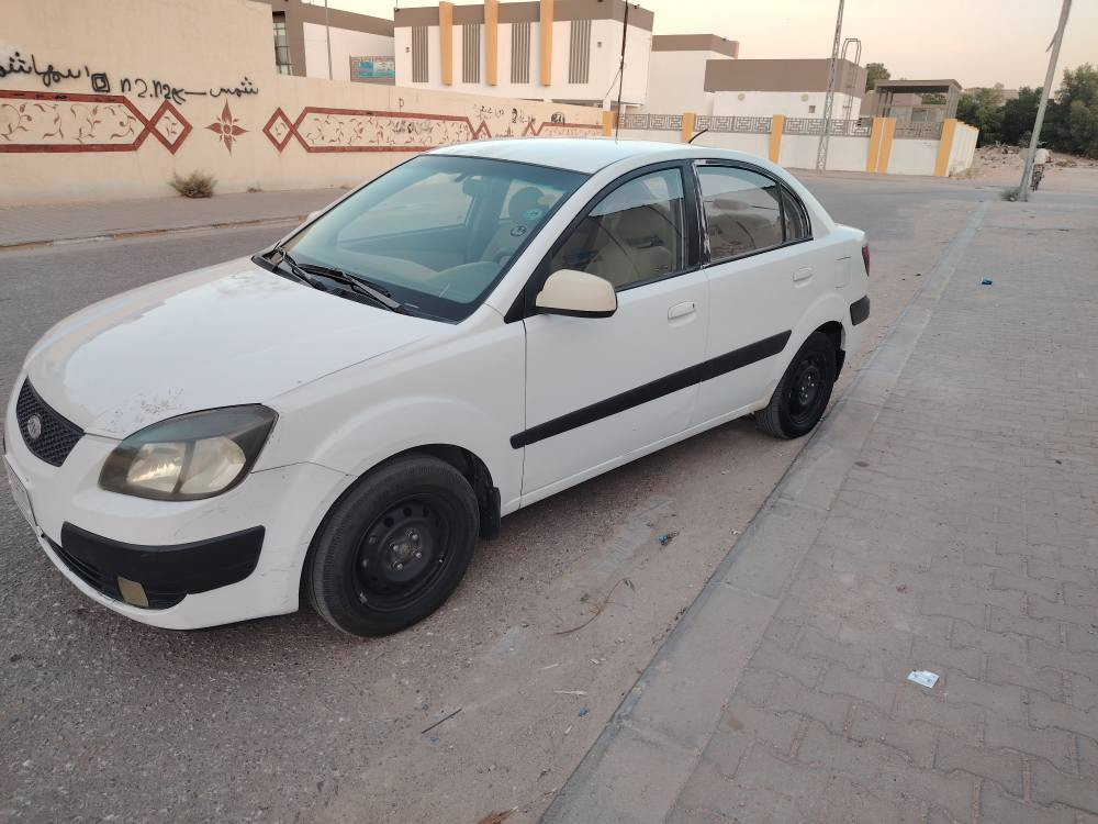 كيا ريو 2009 خليجي بغداد مكانها نجف مكينه 1600 بيها بس باب مبدله بلادي نفس اللون والباقي مكفول مكينه وكير وحداديه وتبريد مكفولات السعر 75 اتصال *********** النجف, العراق
