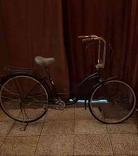 للبيع بايسكل بناتي تكسي الحجم 26 بايسكل جديد بمعنى الكلمه لشه صافيه ما...