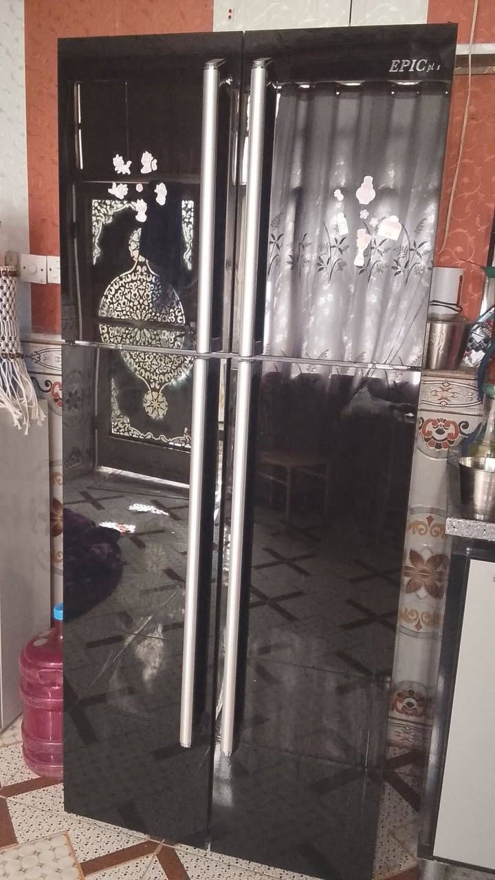 سلام عليكم ثلاجه للبيع مستخدم شي قليل ماخذه مليون و 100 سعره الحالي 600 وبيه مجال تجميد فول مكان بعقوبة الجديد ***********
