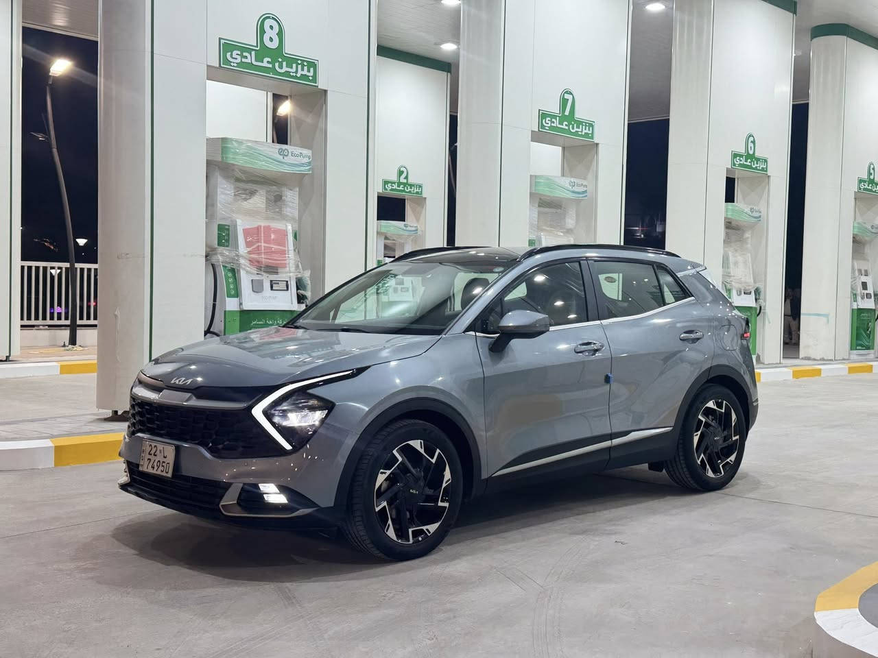 السلام عليكم 
سبورتج فئة (mid night )2023 خليجي وكاله (نم) ماشيه (43الف كيلو) مواصفاتها :(تحكم ستيرن ، عداد دجتل،كروس سرعه ،تدفئه كشن السايق والصدر والستيرن ،مثبت سرعه منحدرات ،كار بلي ، شاحن لاسلكي هاتف ،بنورامه،فتحه سقف ،مودات قياده ،ايكو سمارت سيورت نورمل،صندوك كهربائي، تشغيل عن بعد، دخول ذكي، اشارات ترحيبيه عند التقرب ،بصمه ابواب،شفتات ستيرن ،هان بريك كهربائي،مري طي اوتو ،اوتو هولد ، كامرات خلفيه وكامره من اعلى) السياره ما ناقصها شي محركها 2000 بيها شخط خفيفه شبر ونص ب الجاملغ الخلفي والباب الخلف السائق ما مكحل عدل موضح ب الصوره 
اخر ملاحظه السياره بيها صوت عند التشغيل مو دائمآ. 
السياره مكانها بصره. 
سعرها225$ وبيها مجال
***********
***********
