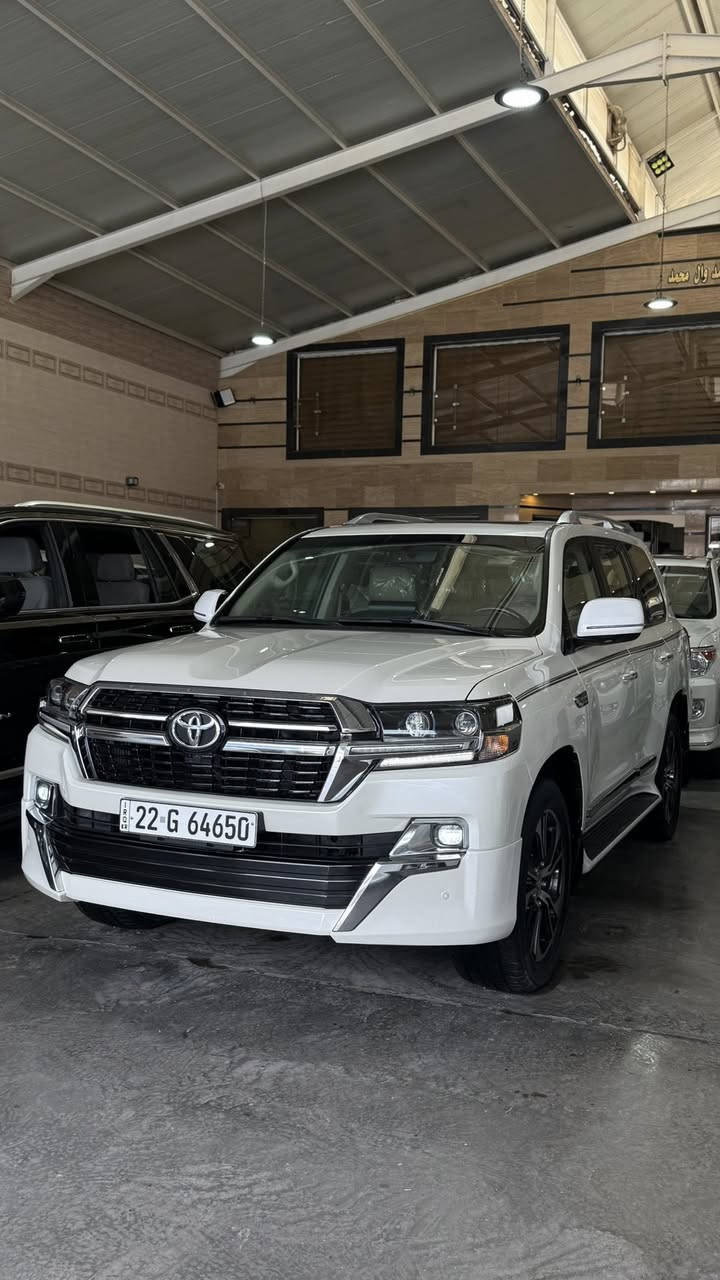 لاندكروز 2021
السلام عليكم 
لاندكروز 2021 شركات مكملة مواصفات الساز الاصلية 
ماشية 66 الف 
صندوك كهرباء 
كراسي كهرباء 
4 كامرات 
فتحة سقف 
شاشة جبيرة 
لايت اسود 
حساس امامي خلفي 
ويل جبير تاير دونلوب 
شاشات خلفية 
3 قطع تبريد 
تحكات ستيرن 
مري شفط 
 ستوب لايت 
لحية خلفية 

السيارة جديدة كلش سونارها داخل لمنشور 

السعر 51،200 

***********
