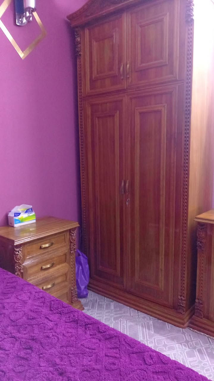 غرفه صاج نظيفه جديده اي ضرر ماكو استعمال قليل الداخل صاج والخارج صاج ٥ملم    خشب ثقيل زان كنتور ٦ابواب سعره مليون و٦٠٠ الدوره كفااءت الصحه ***********
