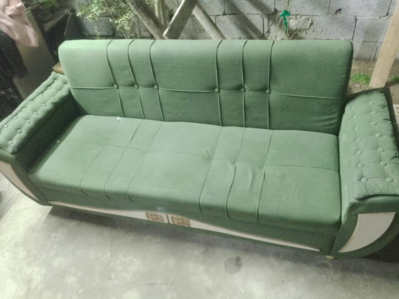 تخم 10مقاعد جدن نظيف تقريبن جديد مكاني بغداد الحريه متواجد علخاص ***********
