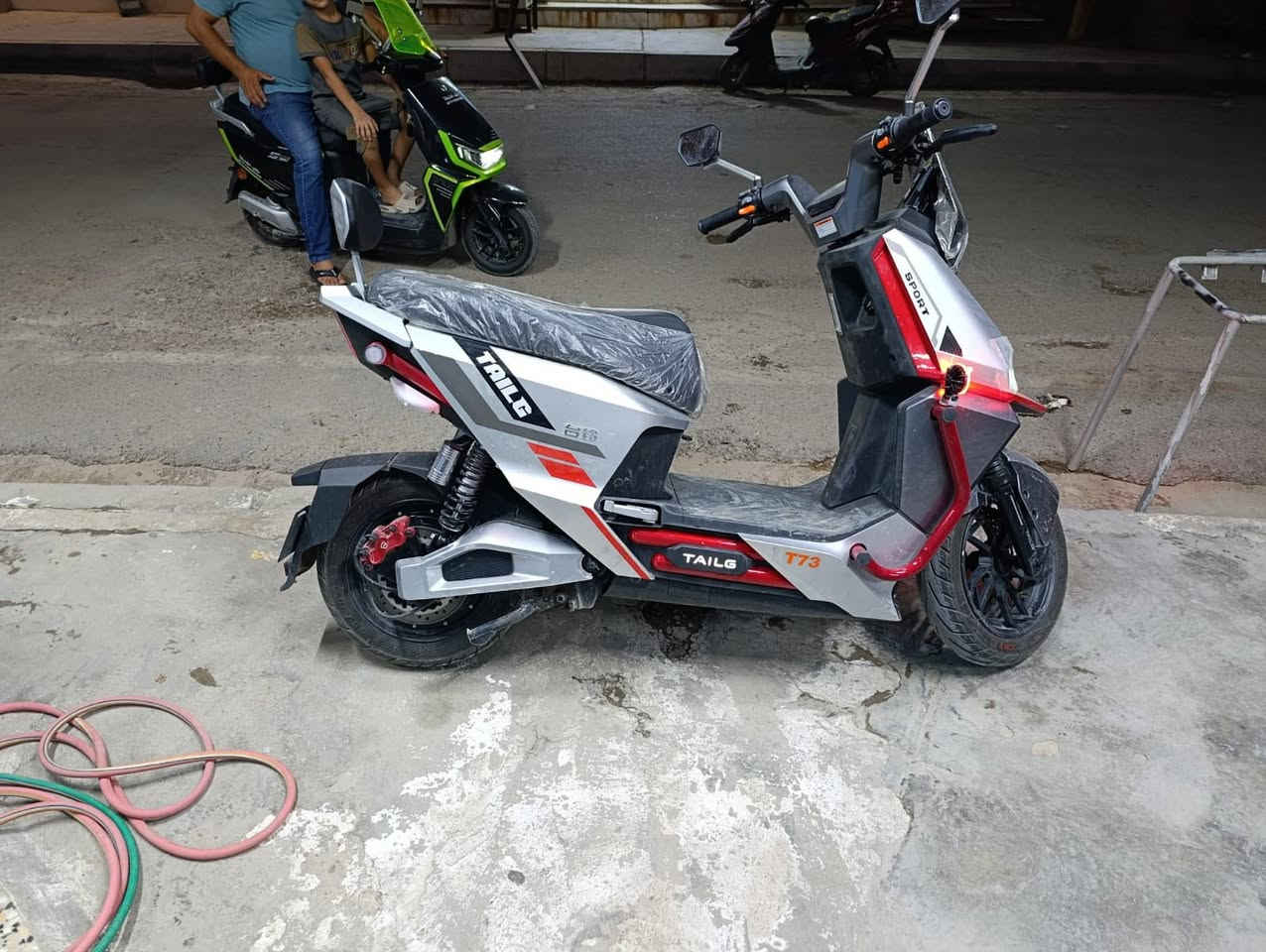 دراجه شحن شركه تانك (ريان ) t73
6 باتري مسطره 
سرعه ٦٥ 
مسافه ٨٠ 
بصمه 
ملف ٢٠٠٠
نظام abs 
للاستفسار ***********
