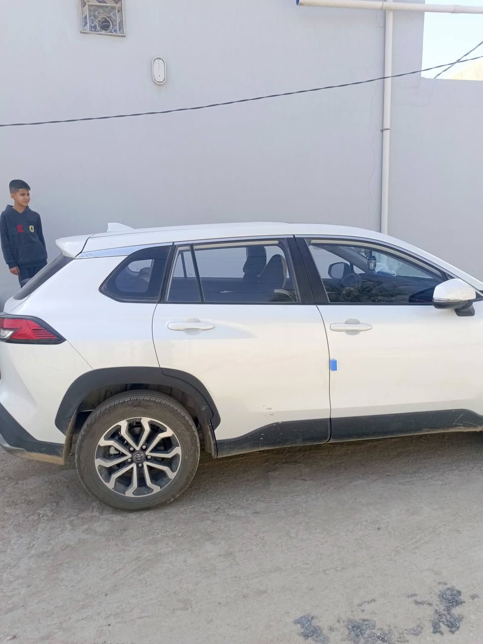 سياره هايبرد فوت لندر ماشيه ٧٠٠٠ فقط رقم بغداد دولي باسمي مكفوله كفالة عامه  محرك ٢٠٠٠ فتحه بالسقف للبيع او مراوس توكسان حديثه يعني ٢٤ او ٢٣ مكان السياره نجف المناذره  هذا رقمي *********** و اهلا وسهلا...
