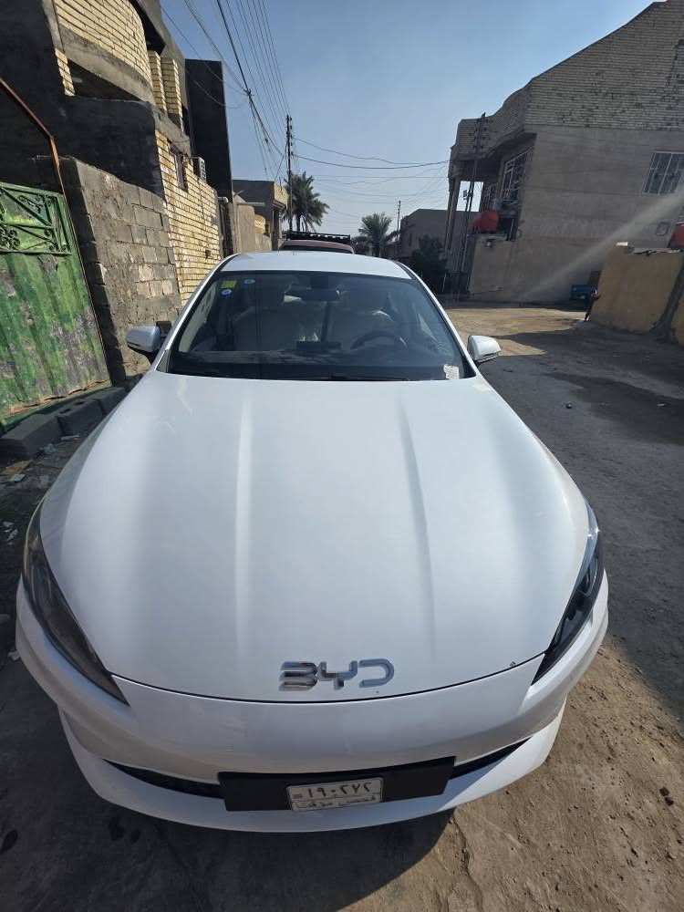 بي واي دي سيل 05 , مواصفاتها معروفة ماشية ٢٦٠٠  ، بيها ضرر بسيط مثل مموضح بالصور  ، موديل 2025   
السعر 18 و 100 +  رقم 300  
بغداد ابو غريب _ الحصوة 
*********** بغداد, العراق
