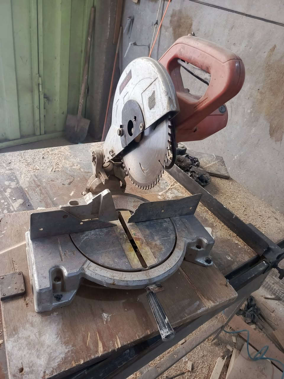 غراض نجاره لبيع قيم واخذ كمبريسر وكتر مكاني بابل الحله ***********
